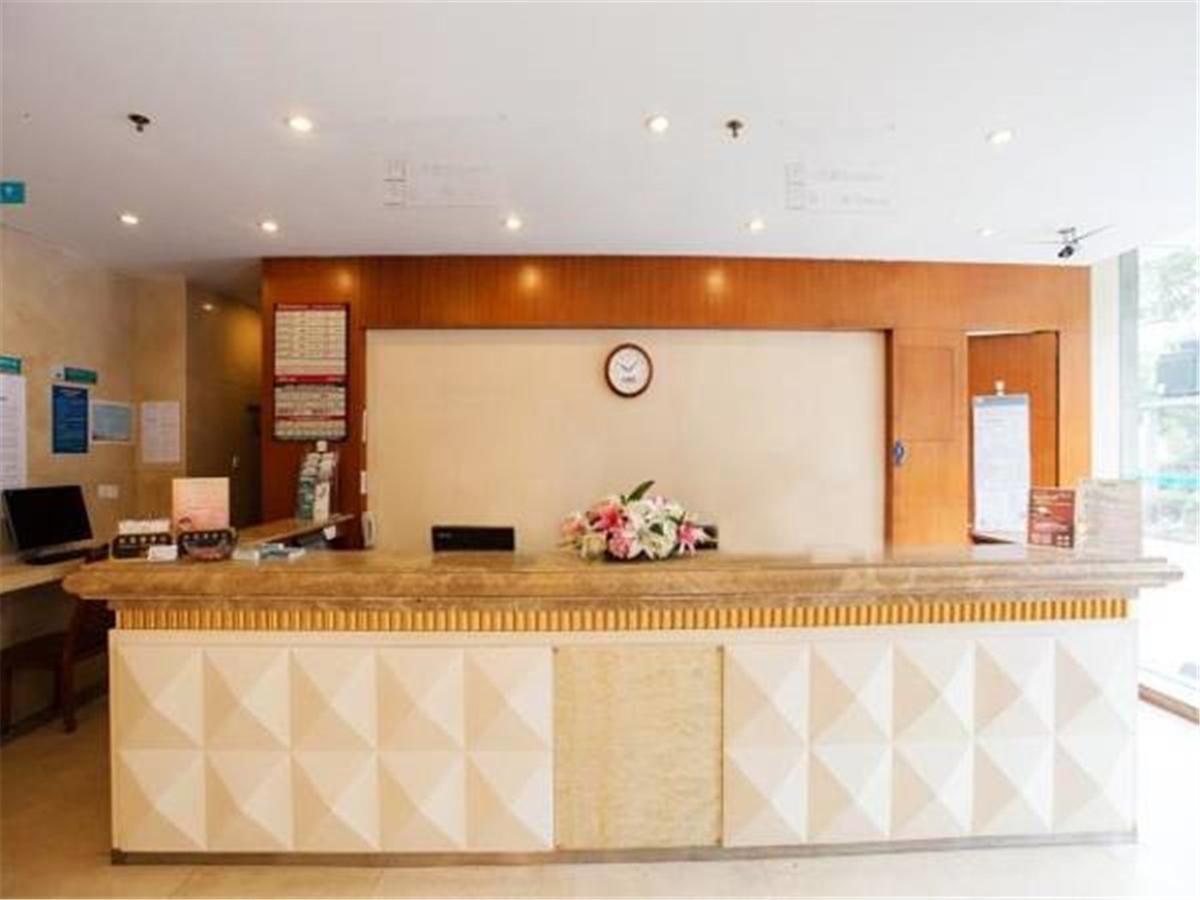 Jingjiang Inn Shanghai Baoyang Pier Dış mekan fotoğraf